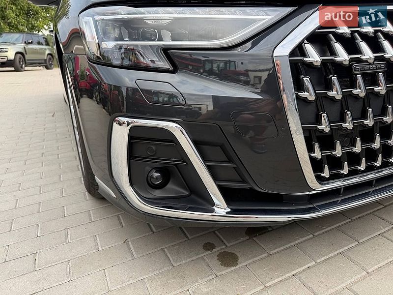 Седан Audi A8 2023 в Киеве
