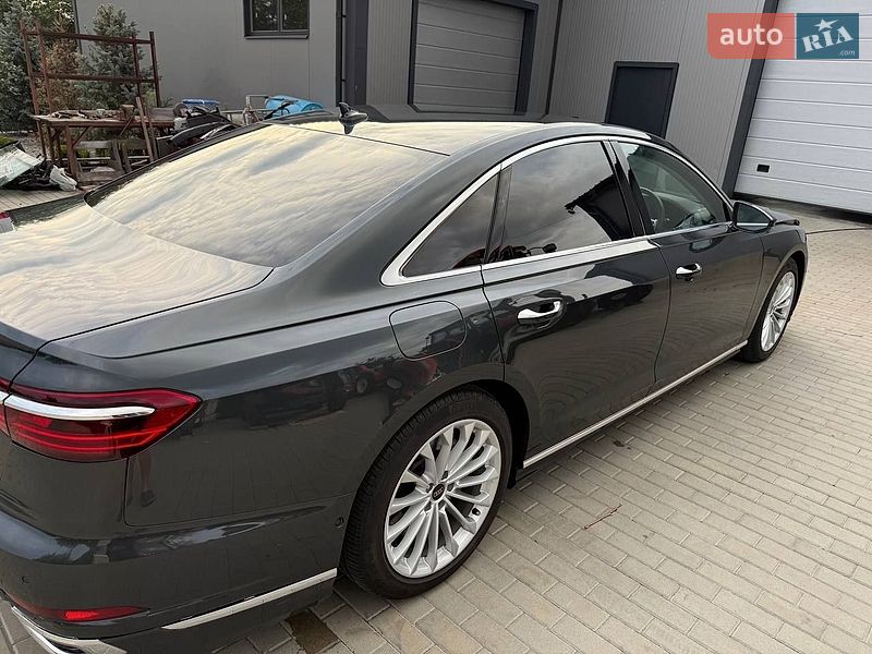 Седан Audi A8 2023 в Киеве