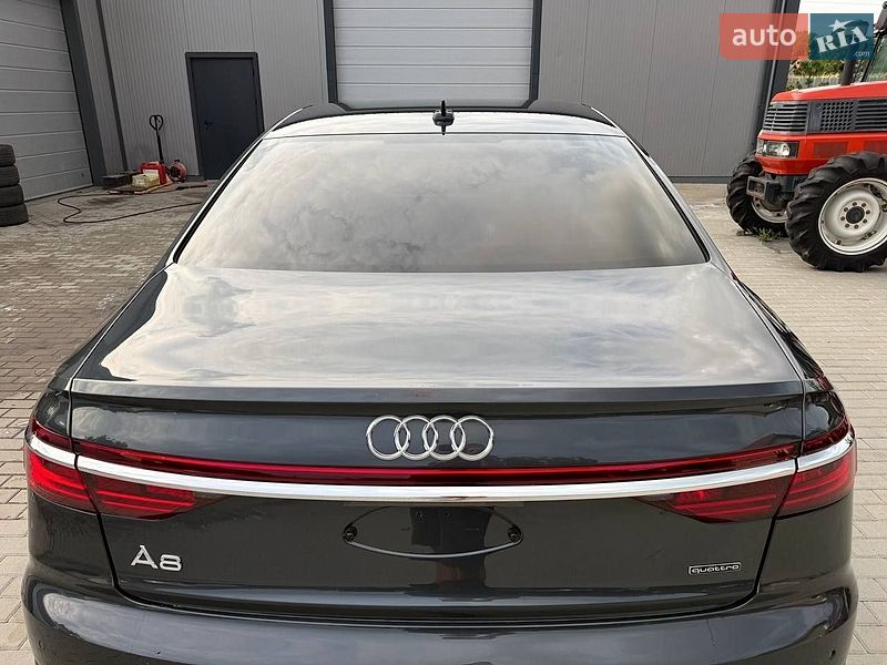 Седан Audi A8 2023 в Киеве