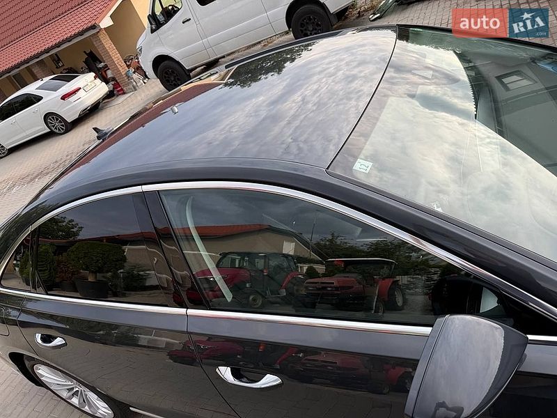 Седан Audi A8 2023 в Киеве