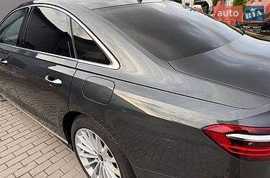 Седан Audi A8 2023 в Києві
