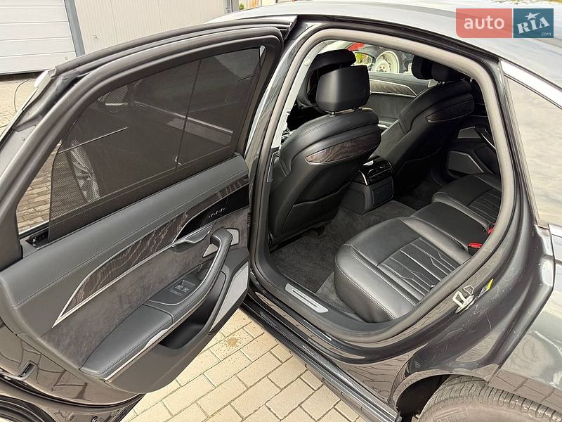 Седан Audi A8 2023 в Киеве