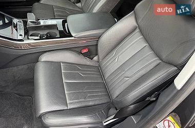 Седан Audi A8 2023 в Киеве