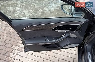 Седан Audi A8 2023 в Киеве