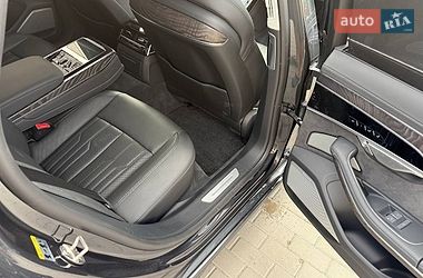 Седан Audi A8 2023 в Киеве