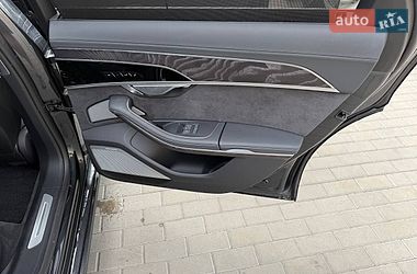 Седан Audi A8 2023 в Киеве