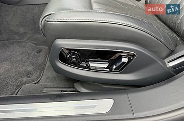 Седан Audi A8 2023 в Киеве