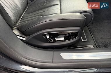Седан Audi A8 2023 в Киеве