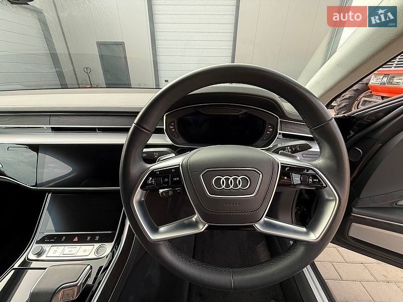 Седан Audi A8 2023 в Киеве