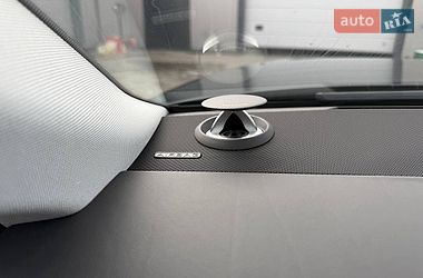 Седан Audi A8 2023 в Киеве