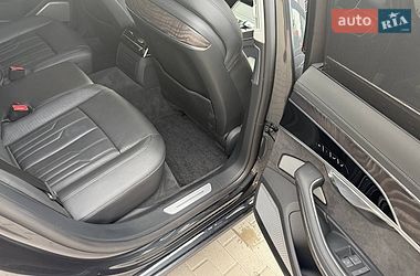 Седан Audi A8 2023 в Киеве