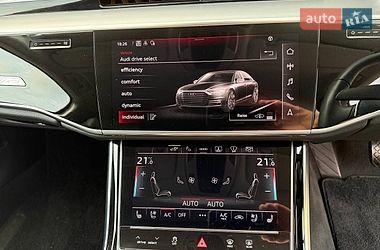 Седан Audi A8 2023 в Киеве