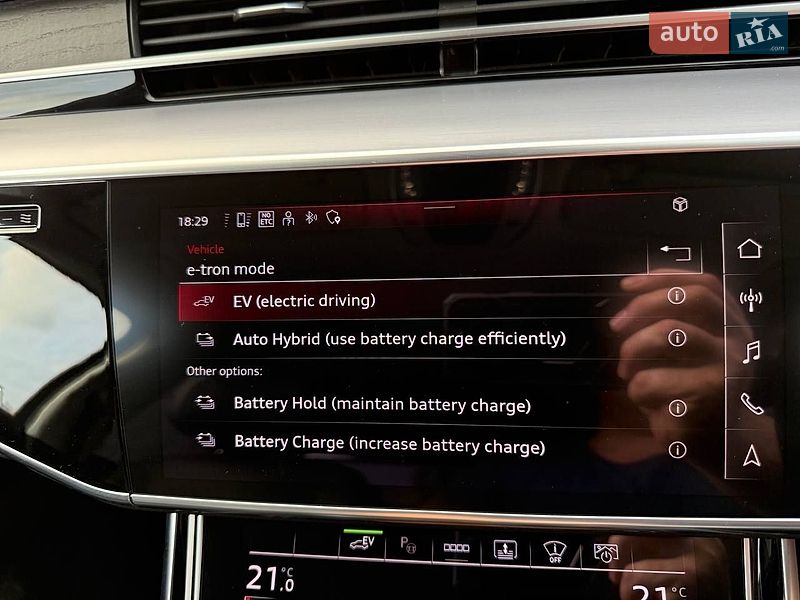 Седан Audi A8 2023 в Киеве