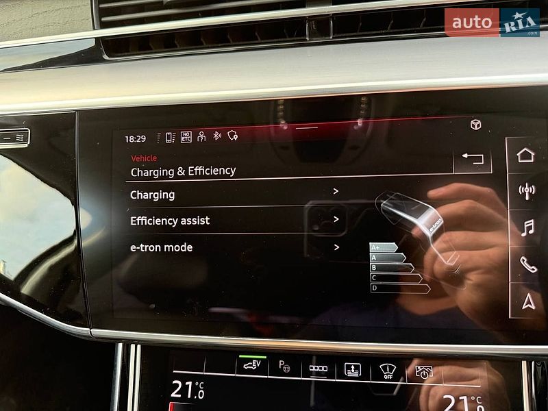 Седан Audi A8 2023 в Киеве