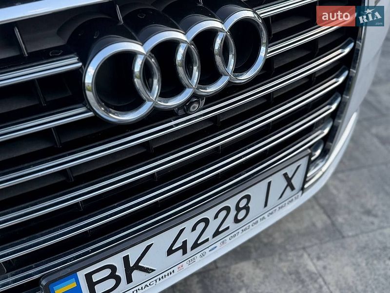 Седан Audi A8 2015 в Луцьку