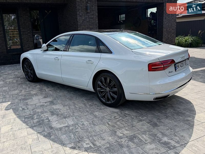 Седан Audi A8 2015 в Луцьку