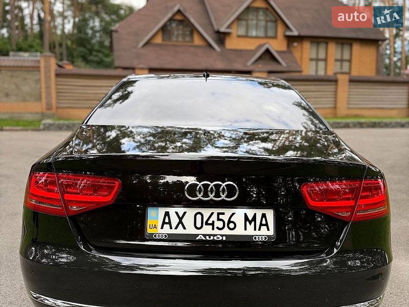 Седан Audi A8 2013 в Києві