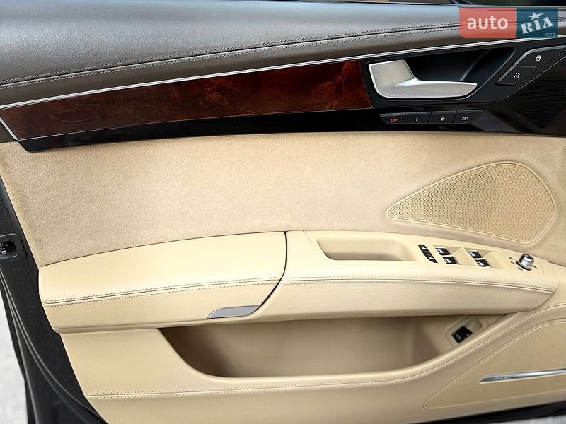 Седан Audi A8 2013 в Києві