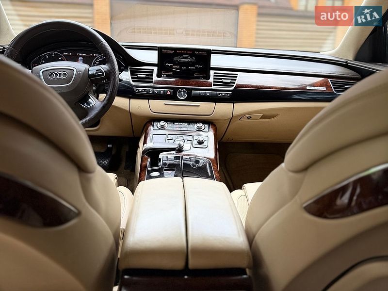 Седан Audi A8 2013 в Києві