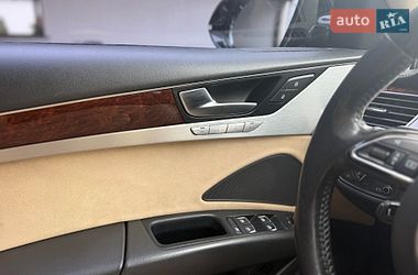 Седан Audi A8 2010 в Мукачево