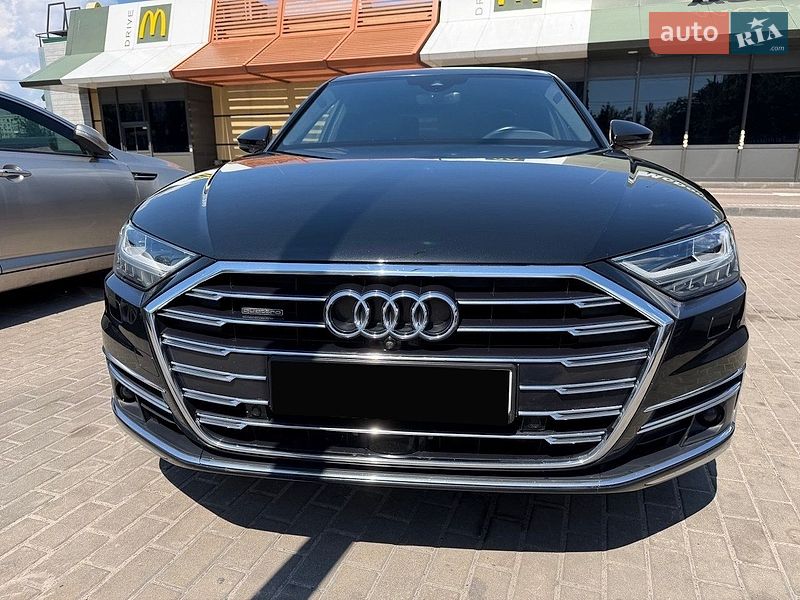 Седан Audi A8 2018 в Києві
