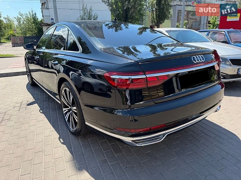 Седан Audi A8 2018 в Києві