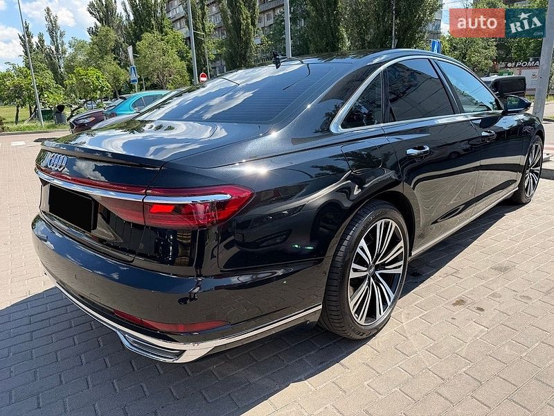 Седан Audi A8 2018 в Києві