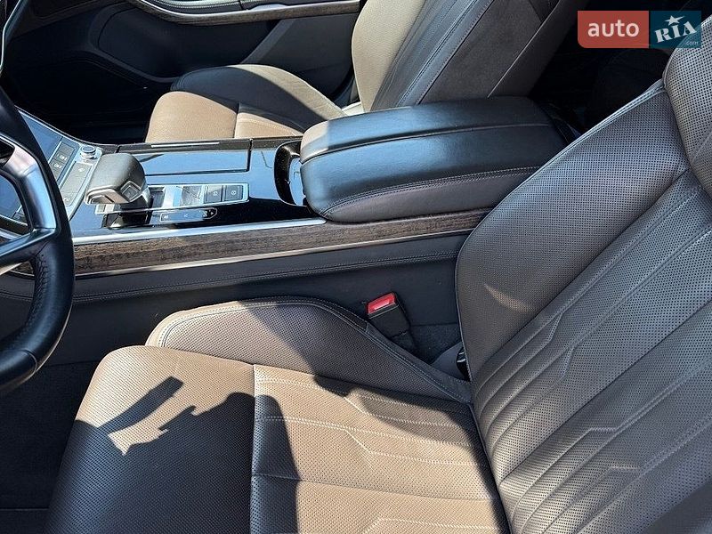 Седан Audi A8 2018 в Києві
