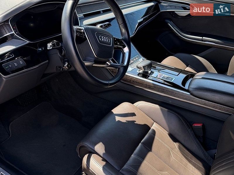 Седан Audi A8 2018 в Києві
