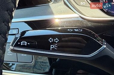 Седан Audi A8 2018 в Києві