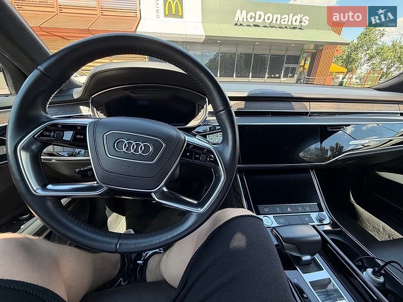 Седан Audi A8 2018 в Киеве