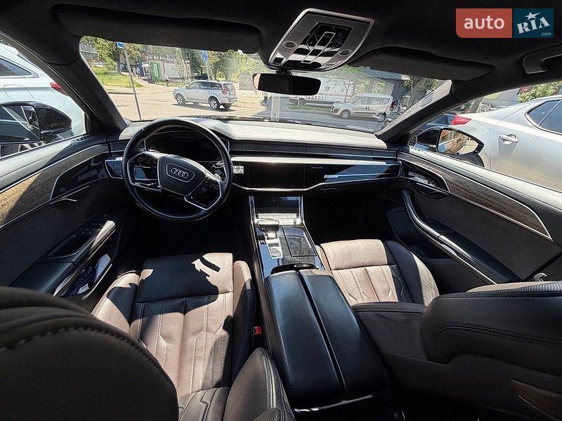 Седан Audi A8 2018 в Киеве