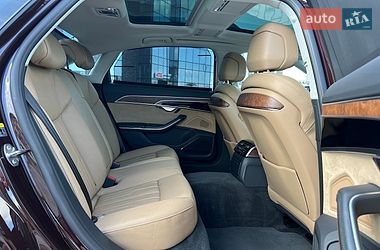 Седан Audi A8 2018 в Чернівцях