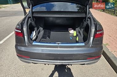 Седан Audi A8 2021 в Києві