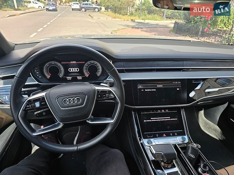 Седан Audi A8 2021 в Києві