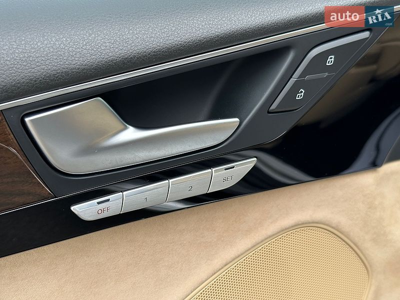 Седан Audi A8 2014 в Киеве