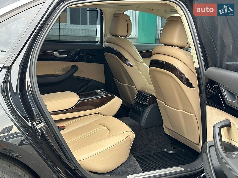 Седан Audi A8 2014 в Киеве
