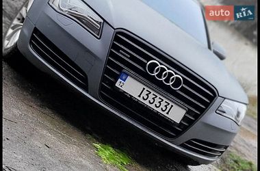 Седан Audi A8 2012 в Знам'янці