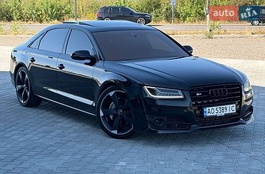 Седан Audi A8 2015 в Ужгороді
