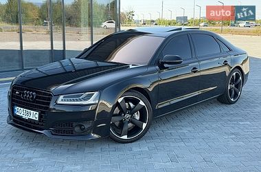 Седан Audi A8 2015 в Ужгороді