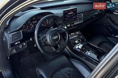 Седан Audi A8 2015 в Ужгороді