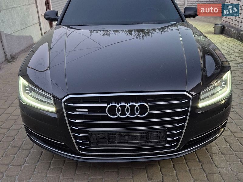 Седан Audi A8 2017 в Днепре