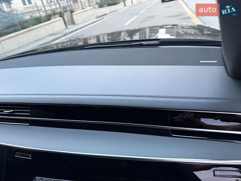 Седан Audi A8 2021 в Києві