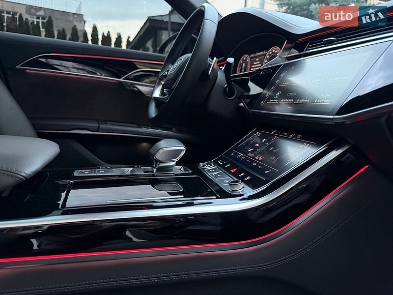 Седан Audi A8 2021 в Києві