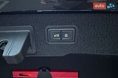 Седан Audi A8 2021 в Києві