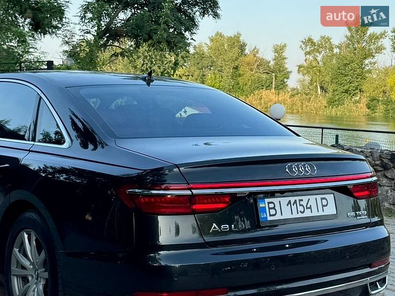 Седан Audi A8 2018 в Дніпрі