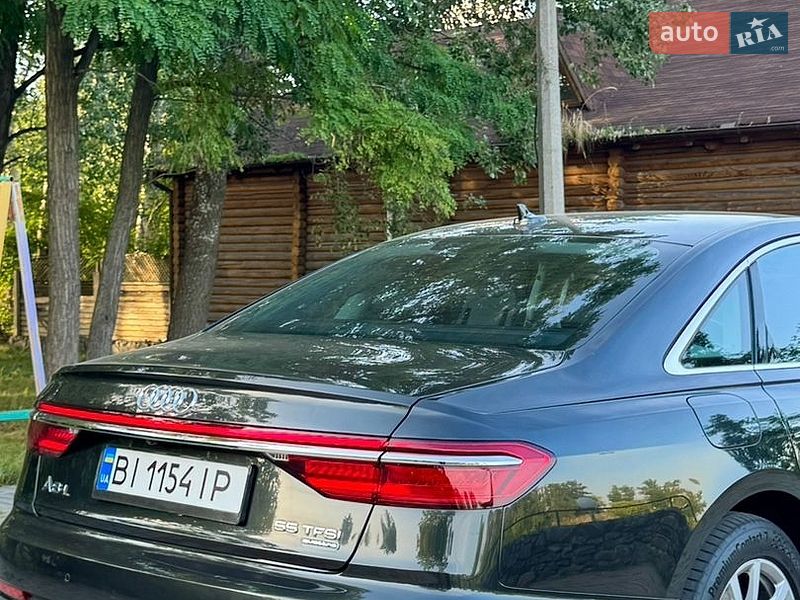 Седан Audi A8 2018 в Днепре