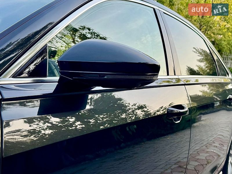 Седан Audi A8 2018 в Днепре