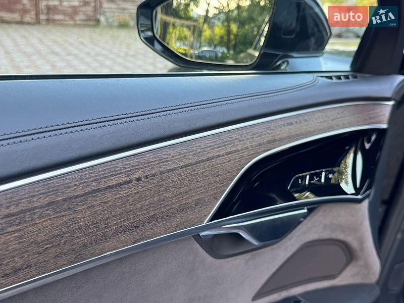 Седан Audi A8 2018 в Днепре