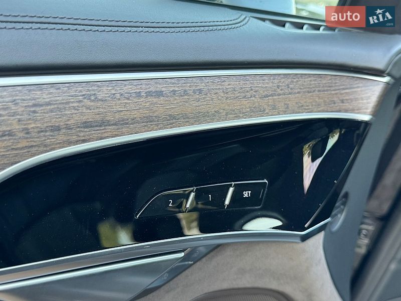 Седан Audi A8 2018 в Днепре